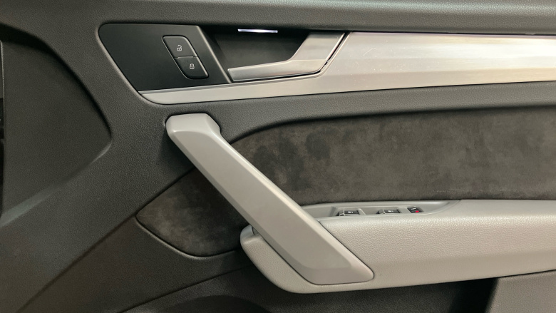 Audi Q5 2.0 TDI Quattro S Line 5dr S Tronic Diesel Estate